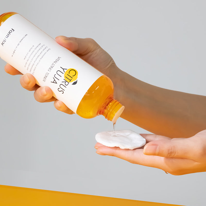 Farmstay Citrus Yuja Vitalizing Toner — vue 3