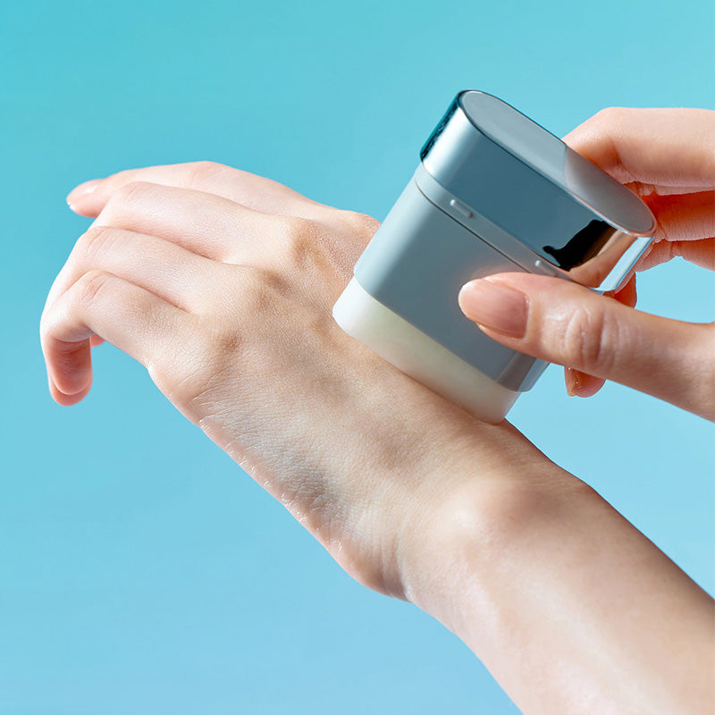 VTCosmetics_PDRNEssenceStickBalm_Photo1.jpg